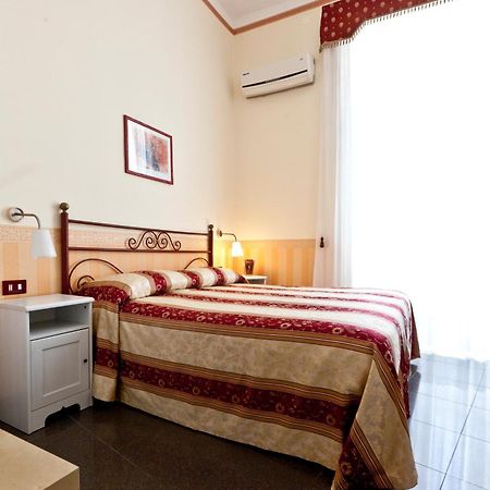B&B MediNápoles Quarto foto