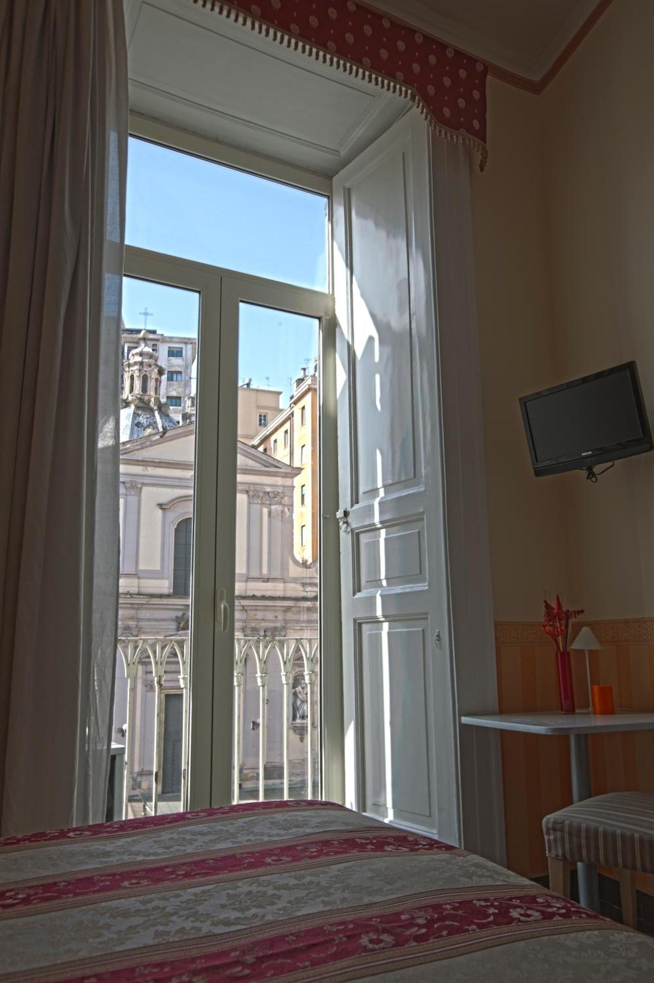B&B MediNápoles Quarto foto