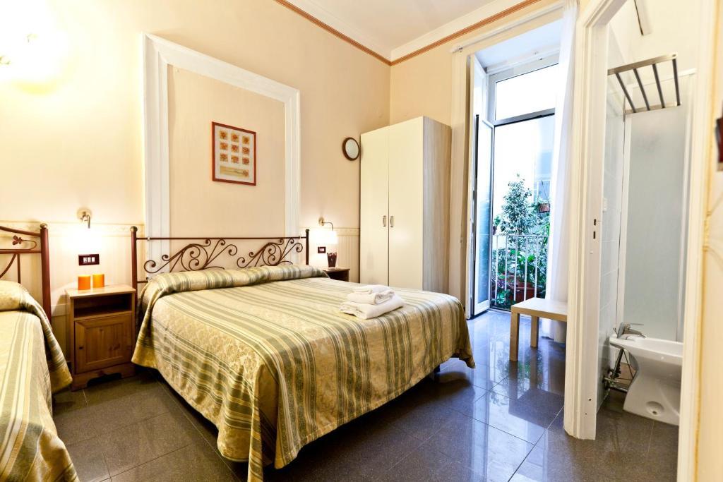 B&B MediNápoles Quarto foto