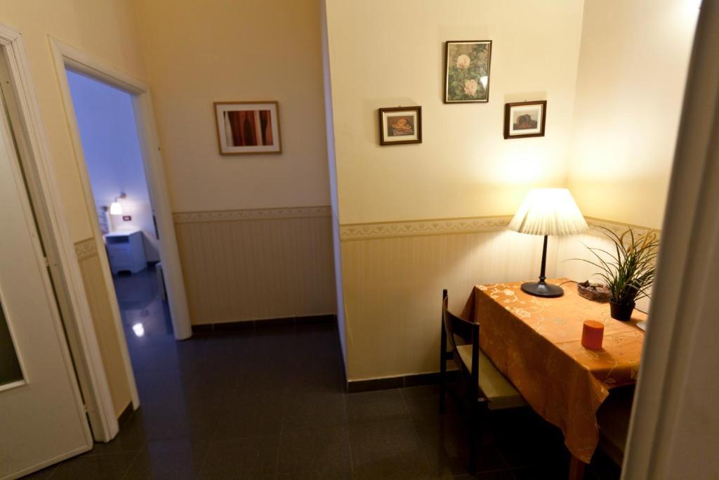 B&B MediNápoles Quarto foto
